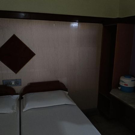 Krishna Lodge Tiruchirappalli Exterior foto