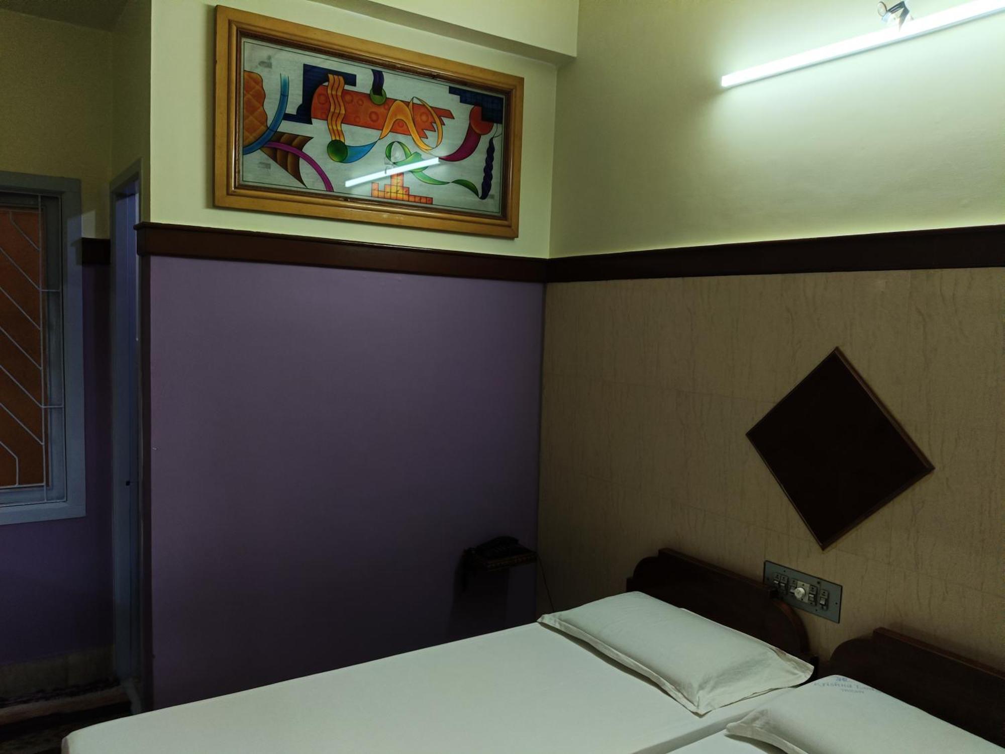 Krishna Lodge Tiruchirappalli Exterior foto