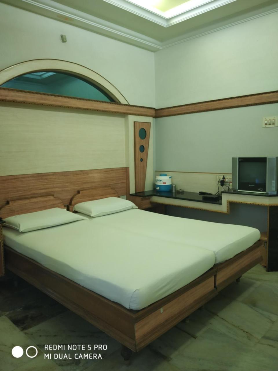 Krishna Lodge Tiruchirappalli Exterior foto